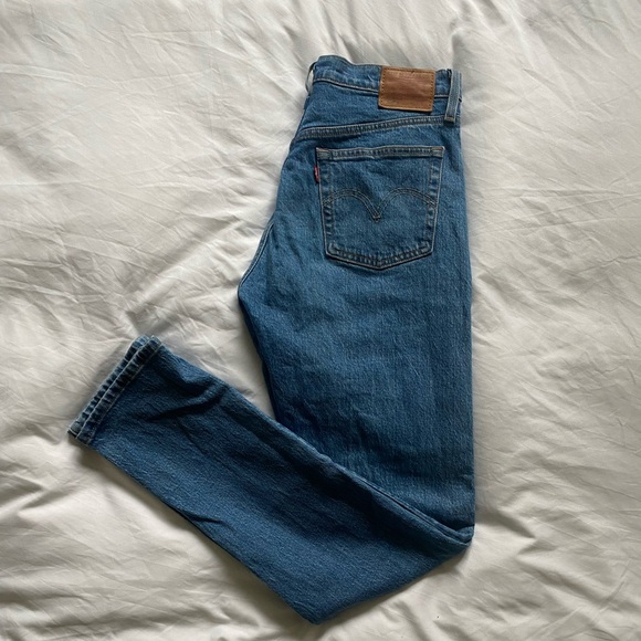 Women’s Levi’s 501 28x32 - Picture 1 of 3